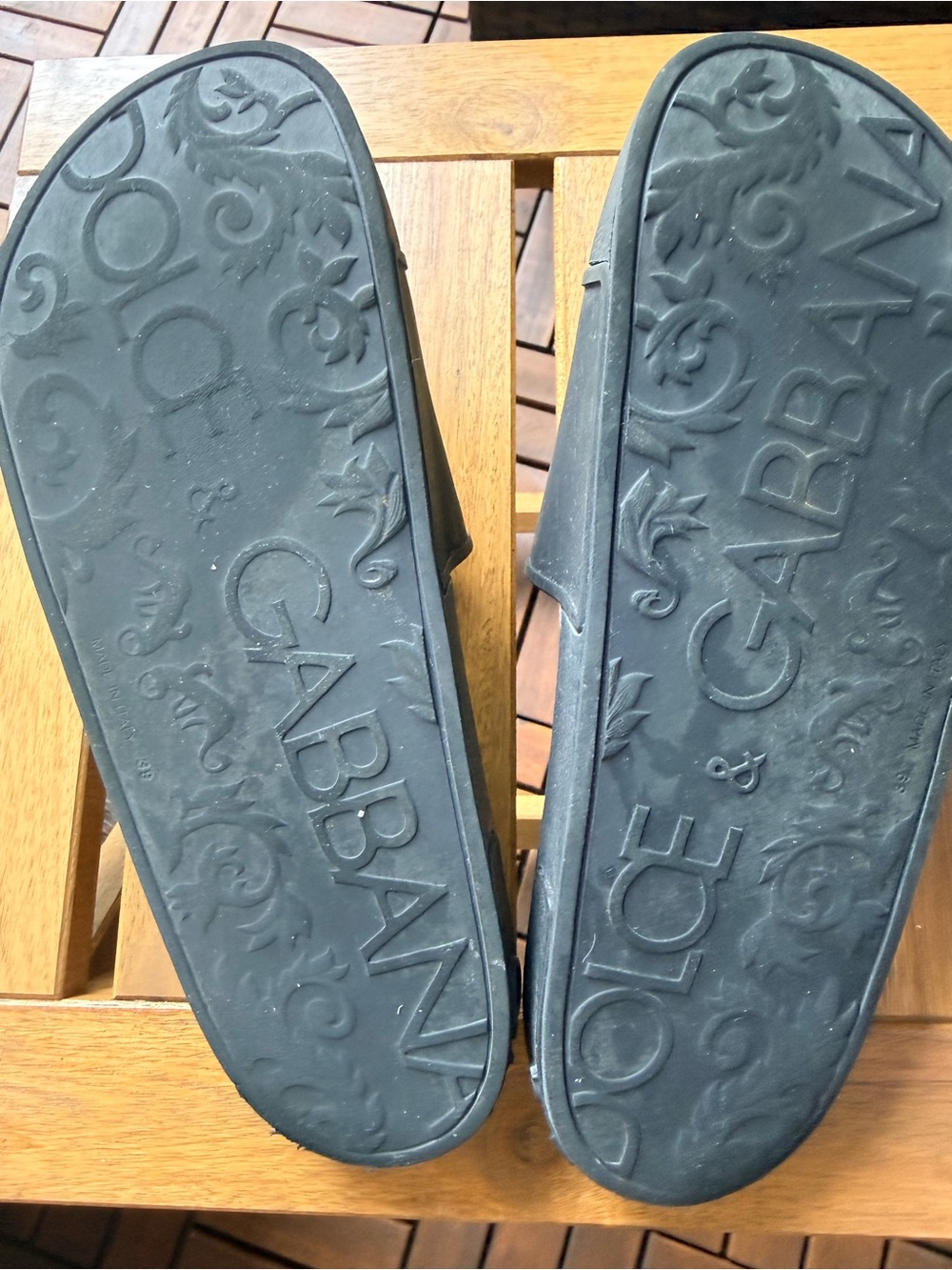Black Dolce & Gabbana Slide Sandals with Raised Logo Detail - Women - Picture 6 of 6